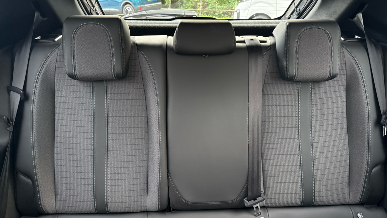 Peugeot 208 1.2 PureTech 100 Allure 5dr Petrol Hatchback